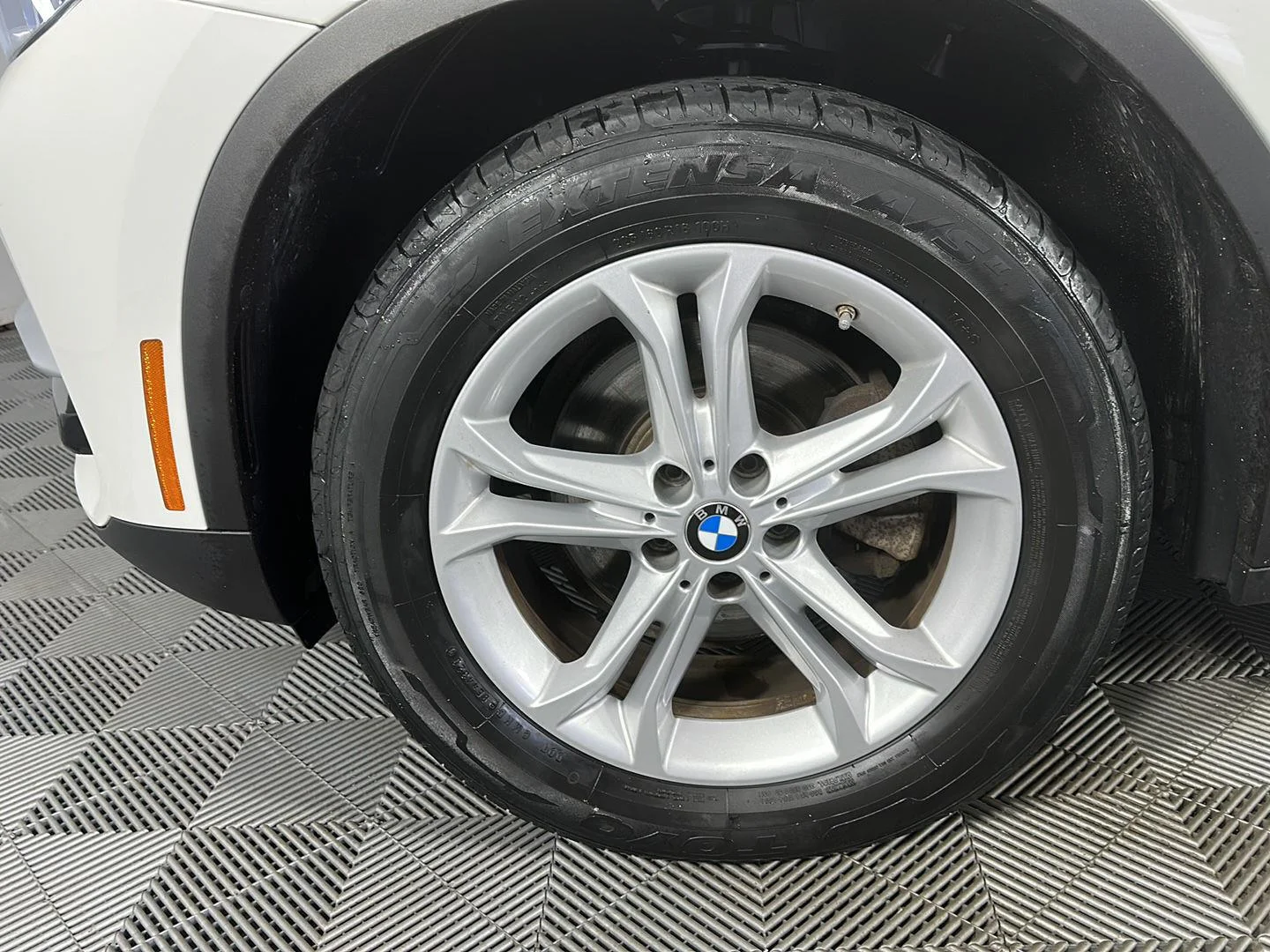 Used 2020 Alpine White BMW xDrive30i image 5