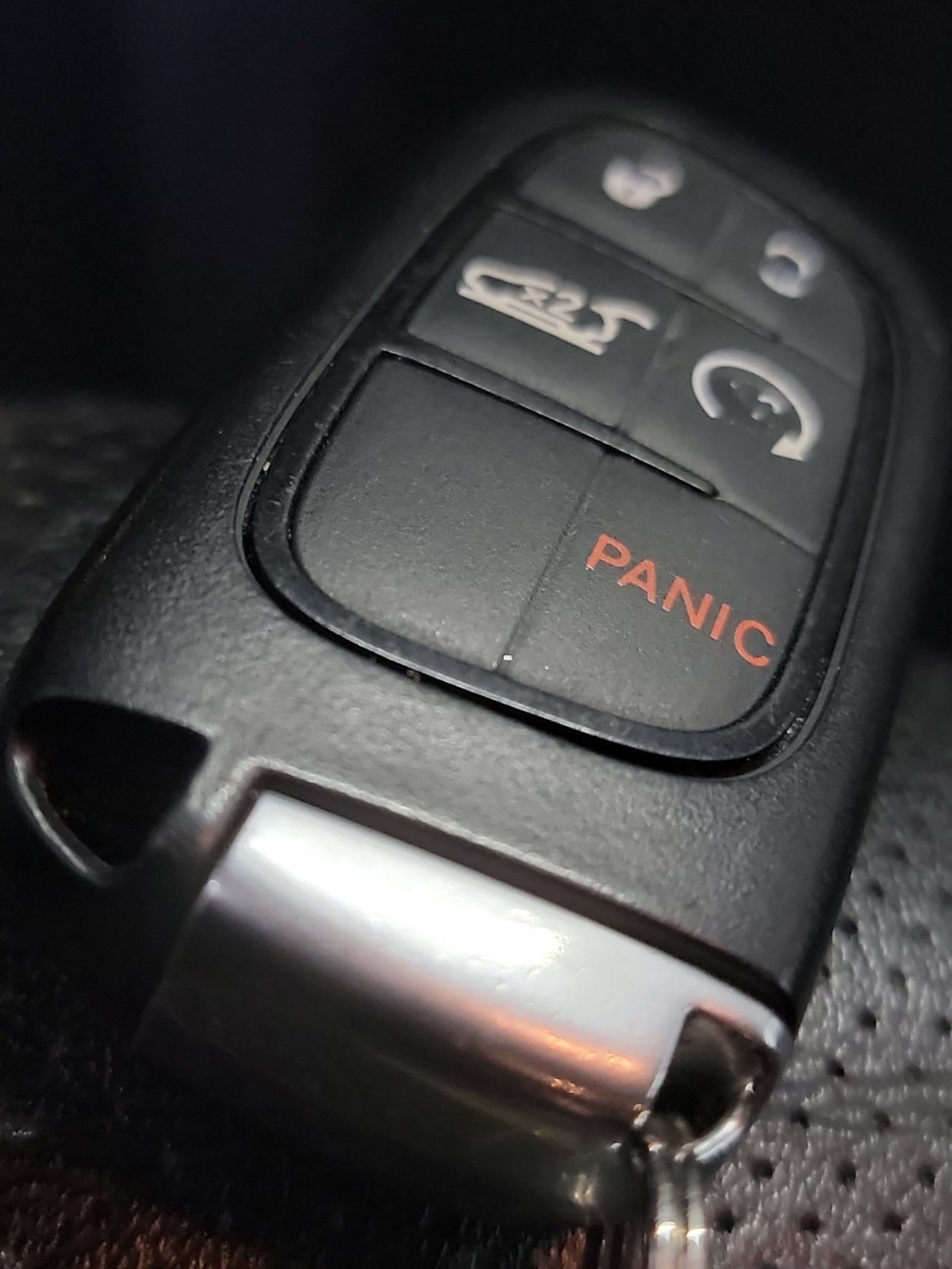 Used 2020 Velvet Red Pearlcoat Jeep Limited image 30