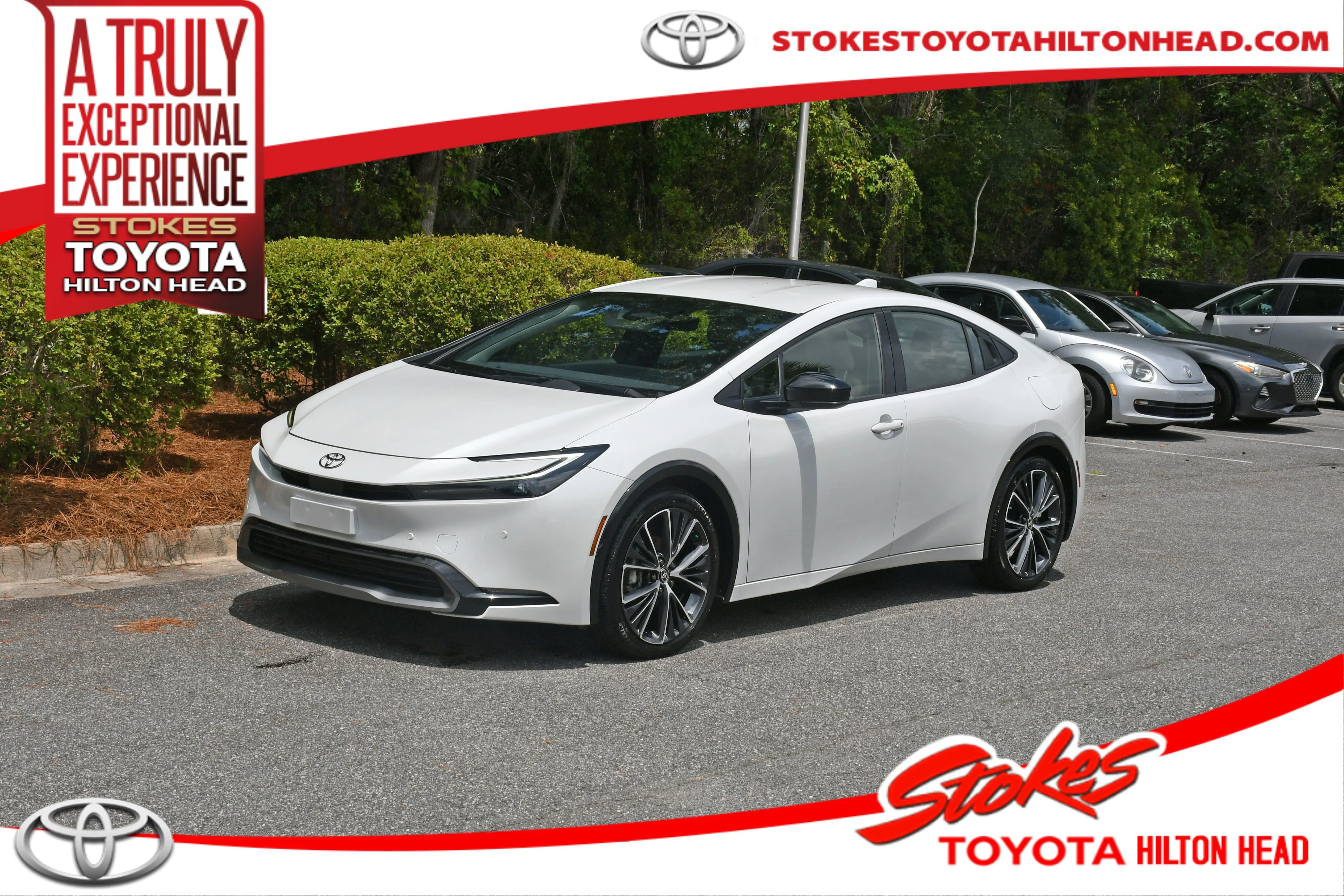 Used 2025 Beige Toyota XLE image 1