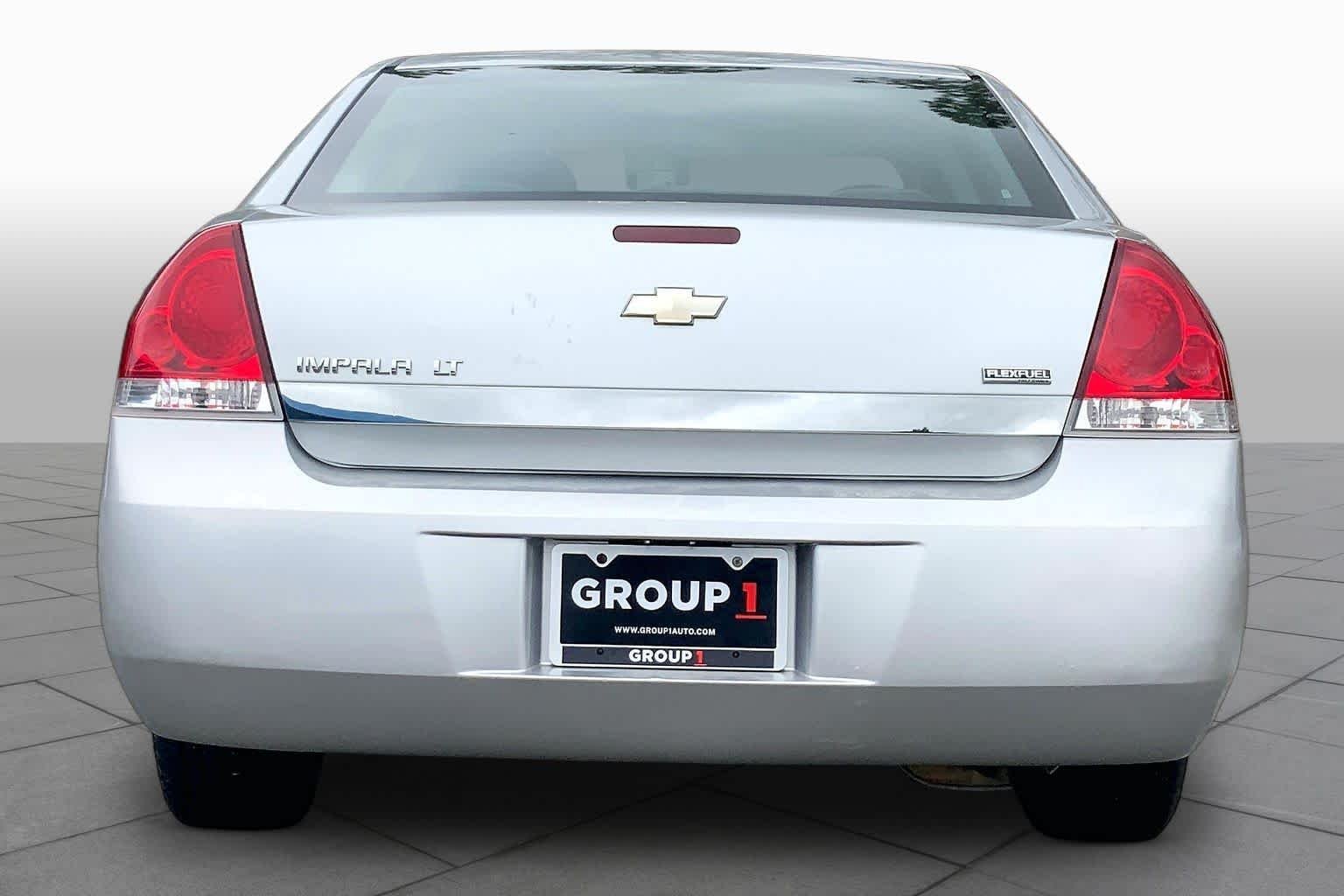 Used 2010 Silver Ice Metallic Chevrolet LT image 4