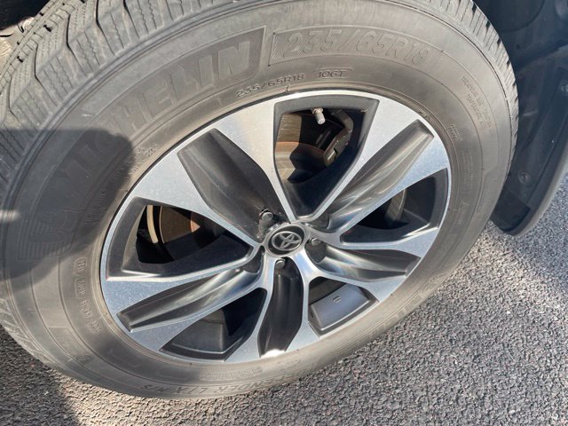Used 2020 Gray Toyota XLE image 14