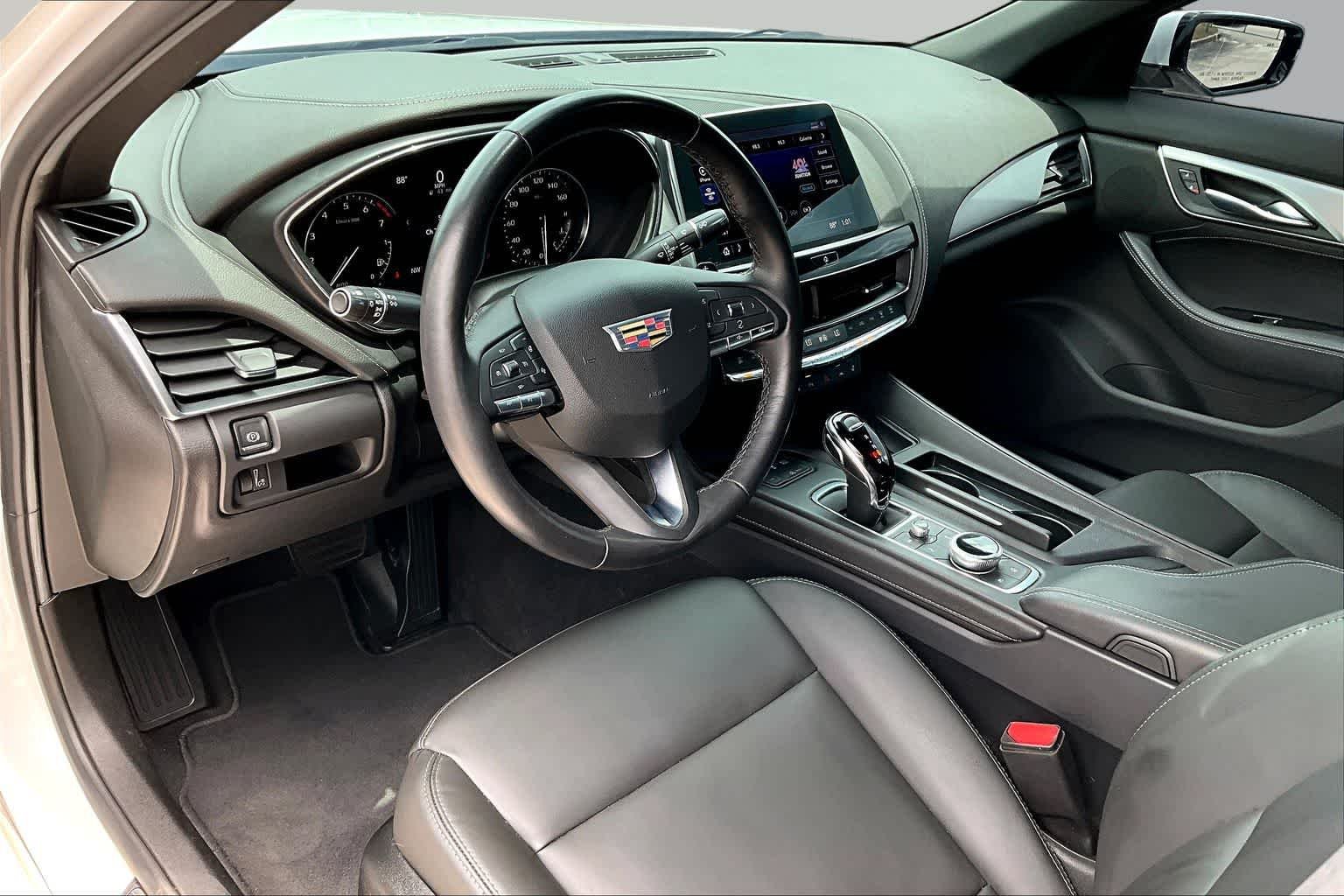 Used 2023 CRYSTAL WHITE TRICOAT Cadillac Luxury image 34