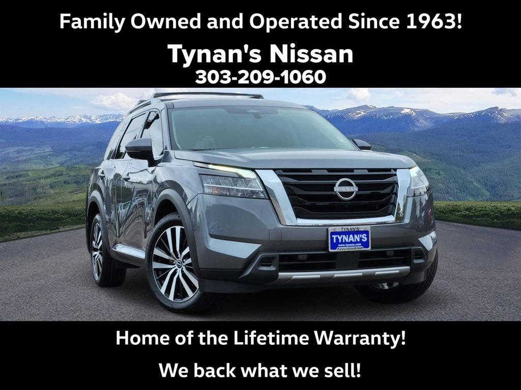 2023 Nissan Pathfinder Platinum 4WD's photo