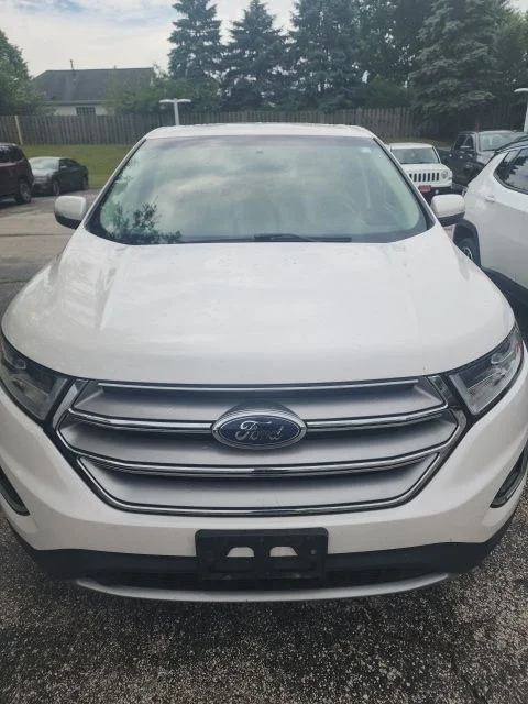 Used 2018 White Ford SEL image 3