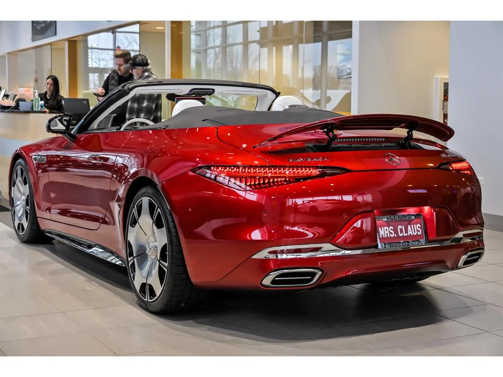 New 2026 MANUFAKTUR garnet red metallic (Red Ambiance) Mercedes-Benz Mercedes-Maybach SL 680 image 8