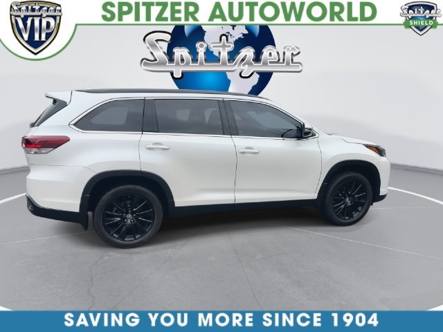 Used 2019 White Toyota SE image 17
