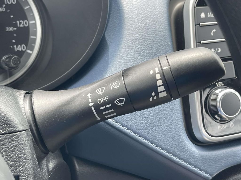Used 2025 Black Nissan 1.6 SV image 21