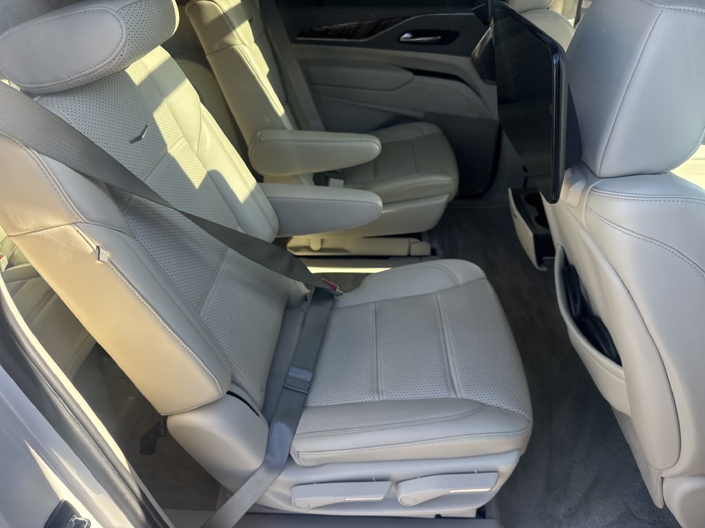 Used 2021 White Cadillac Sport Platinum image 15