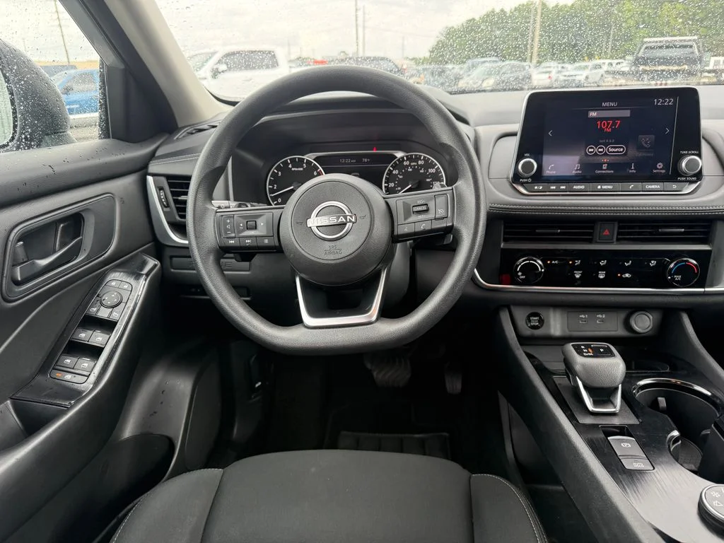 Used 2024 Silver Nissan S image 9