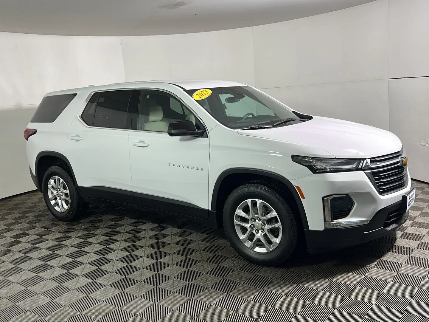 Used 2023 Summit White Chevrolet LS image 5