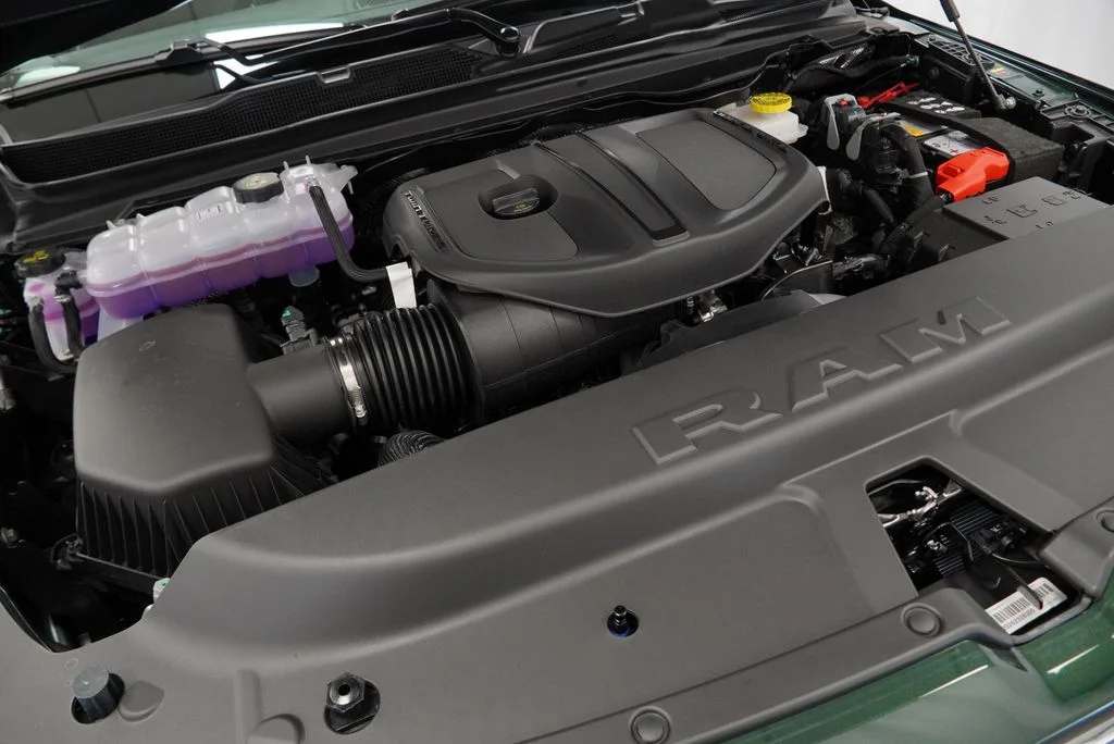 New 2027 Serrano-Green Metallic Exterior Paint RAM Laramie image 36