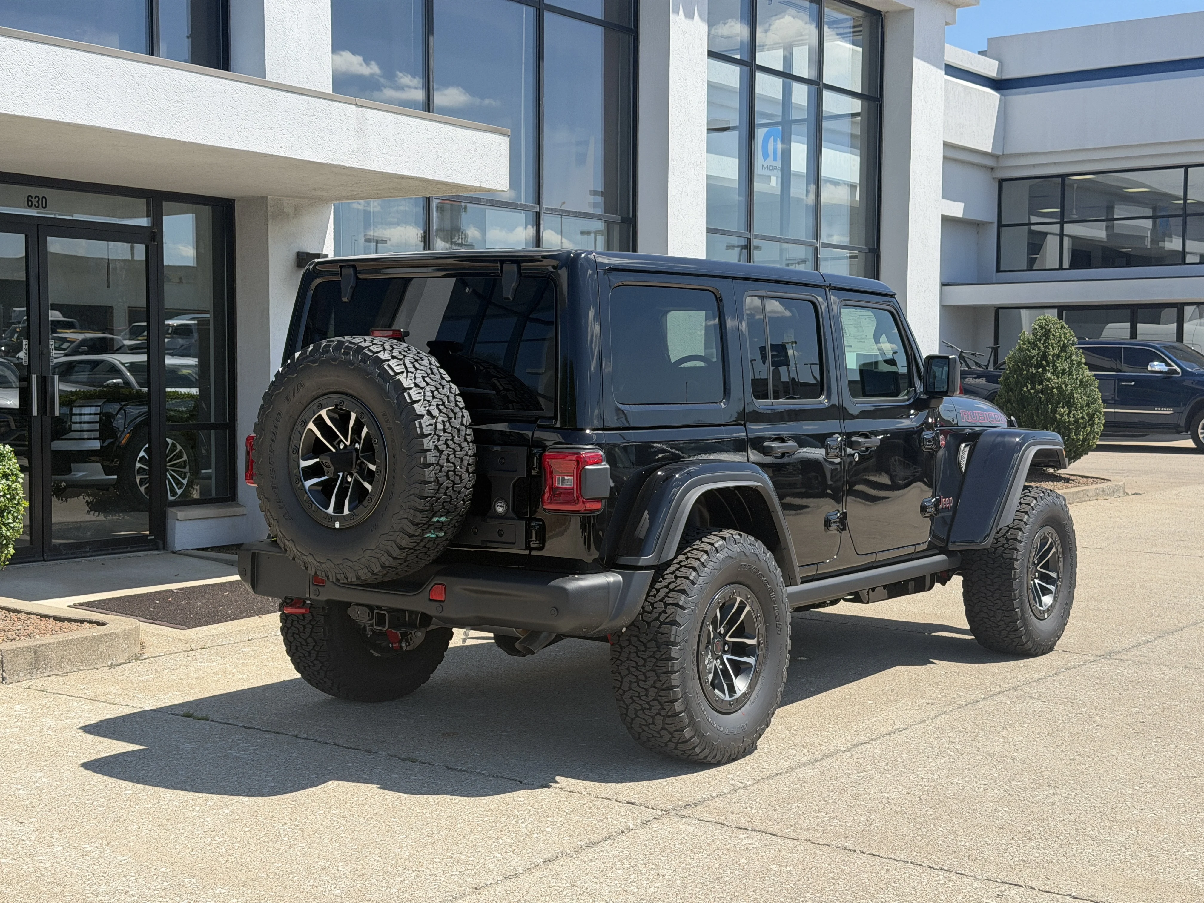 New 2026 Black Clear-Coat Exterior Paint Jeep Rubicon X image 4