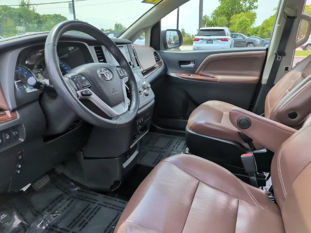 Used 2015 Red Toyota Limited Premium image 18