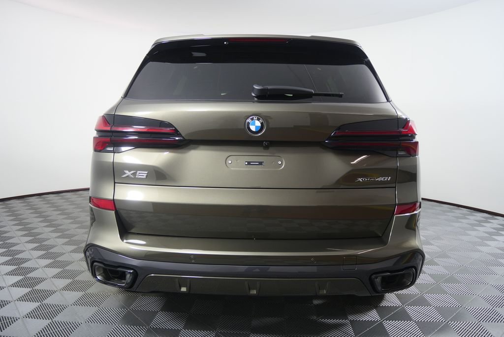 New 2026 Manhattan Green Metallic BMW xDrive40i image 4