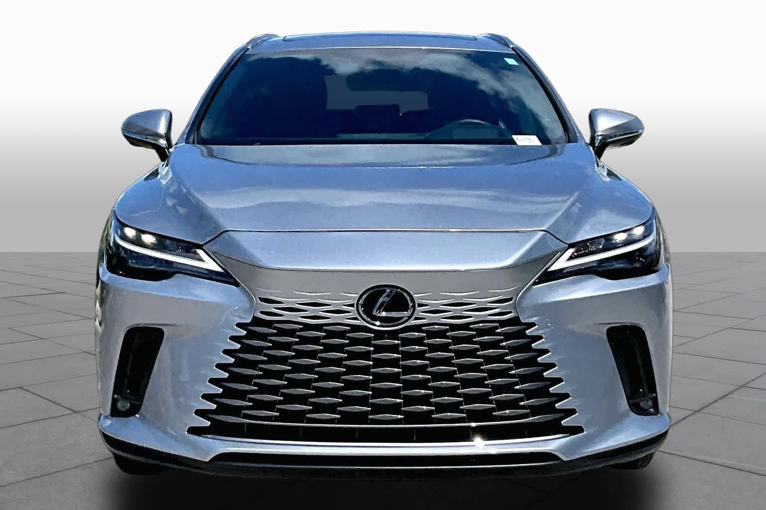 Used 2024 Iridium Lexus Premium Plus image 4