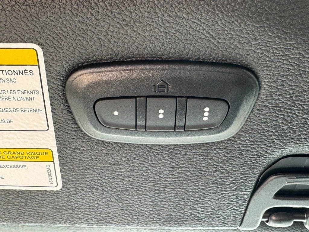 Used 2020 Silver Jeep Unlimited Sahara image 39