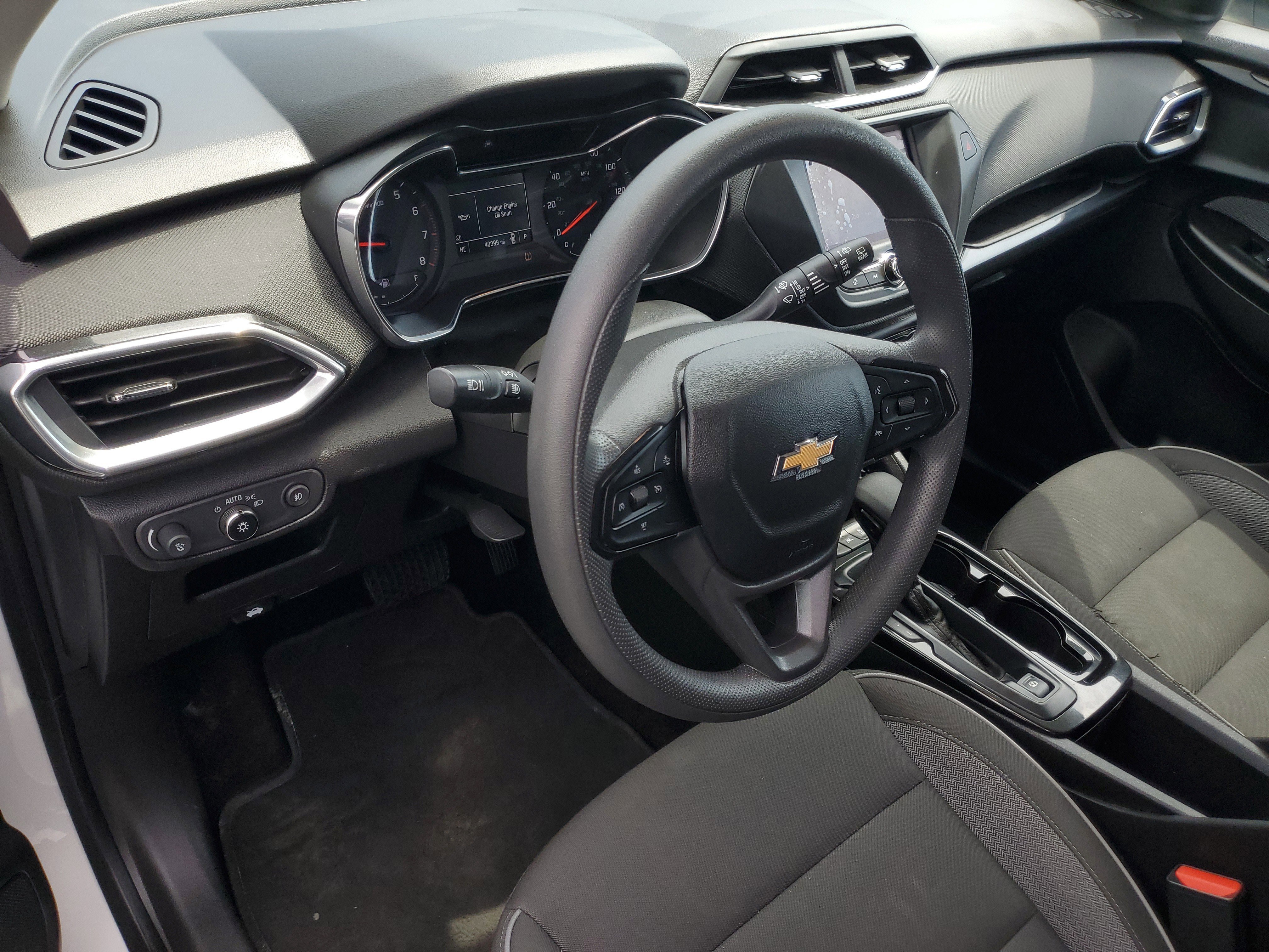 Used 2023 Summit White Chevrolet LT image 16