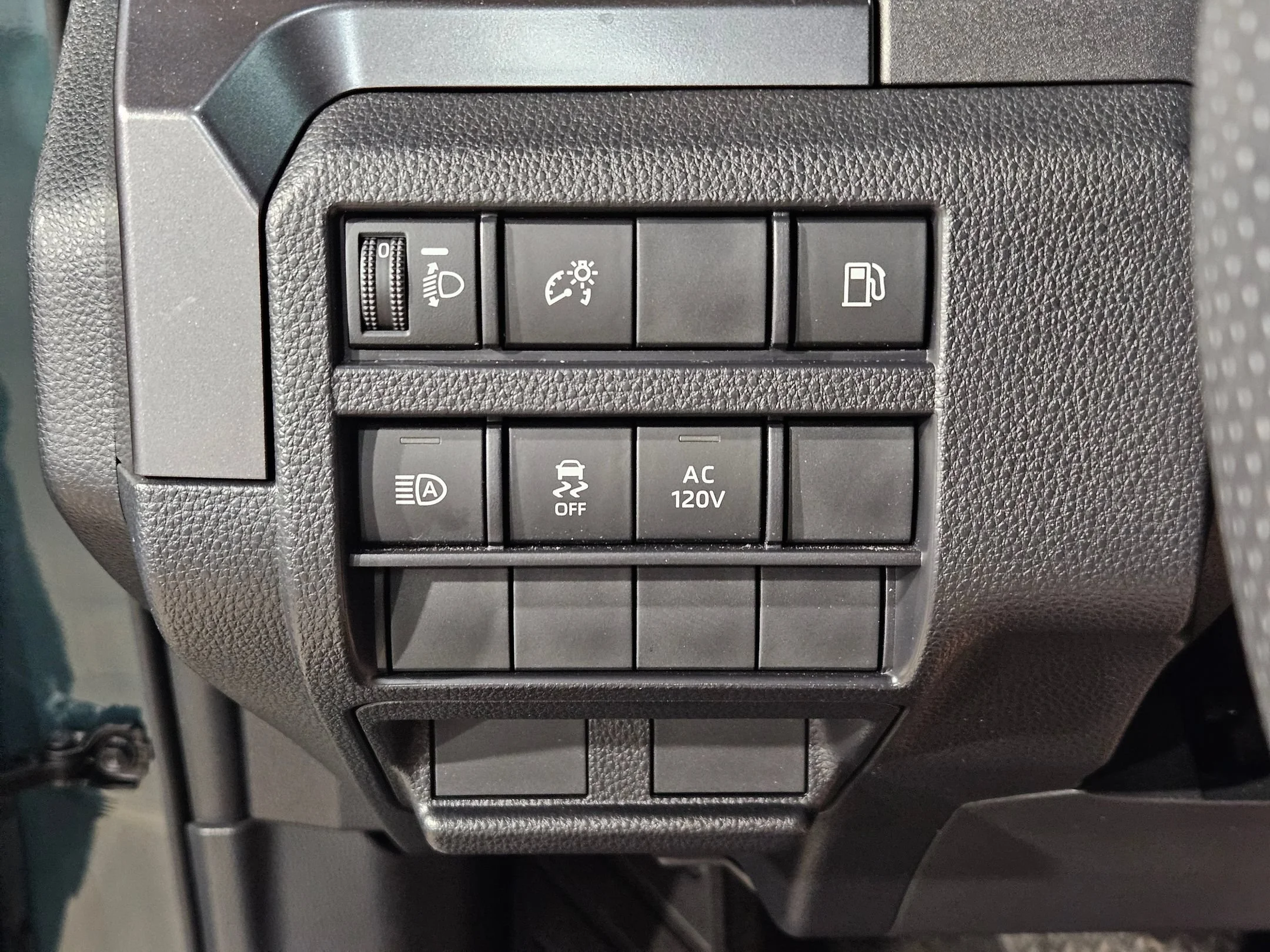 Certified Used 2025 Everest Toyota TRD Off Road image 25