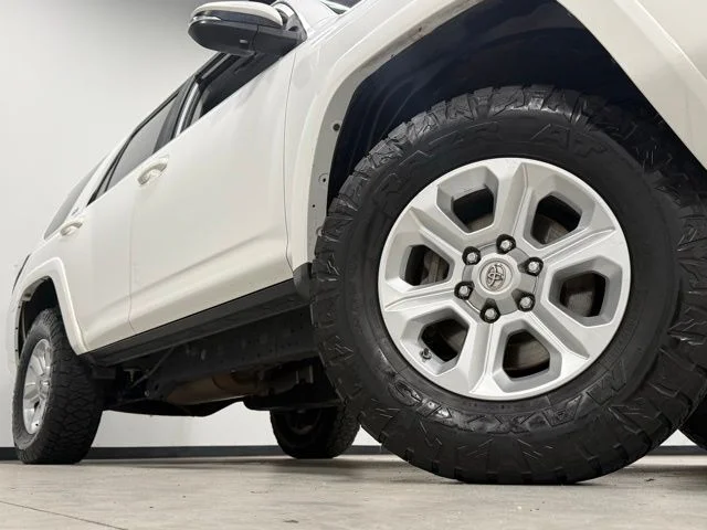 Used 2015 White Toyota SR5 Premium image 3