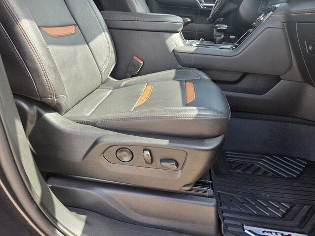 Used 2022 Titanium Rush Metallic GMC AT4 image 32