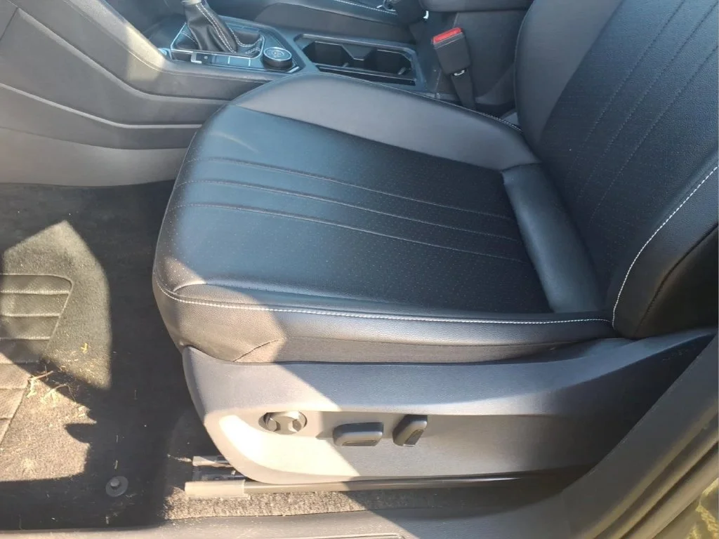 Used 2024 Gray Volkswagen 2.0T SE image 17
