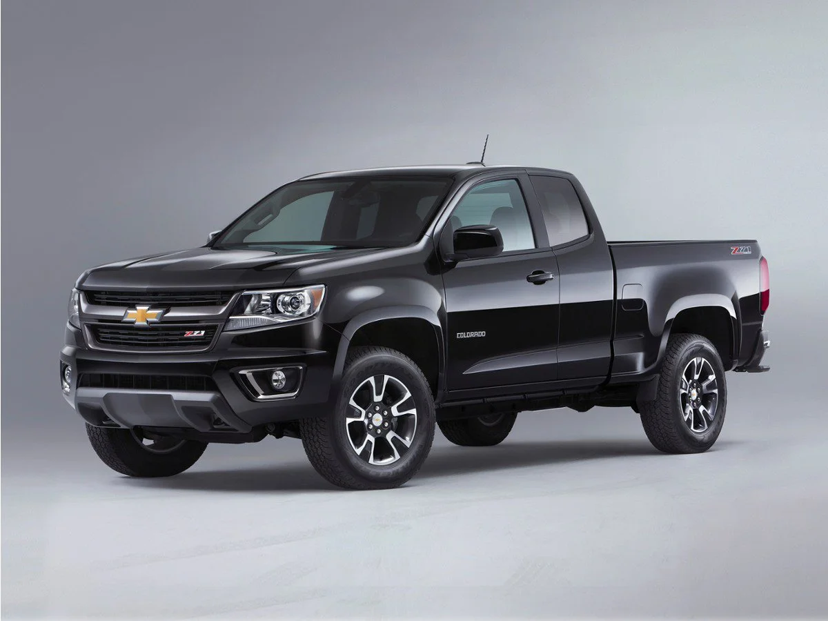 Used 2019 PACIFIC BLUE METALLIC Chevrolet 4WD Z71 image 1