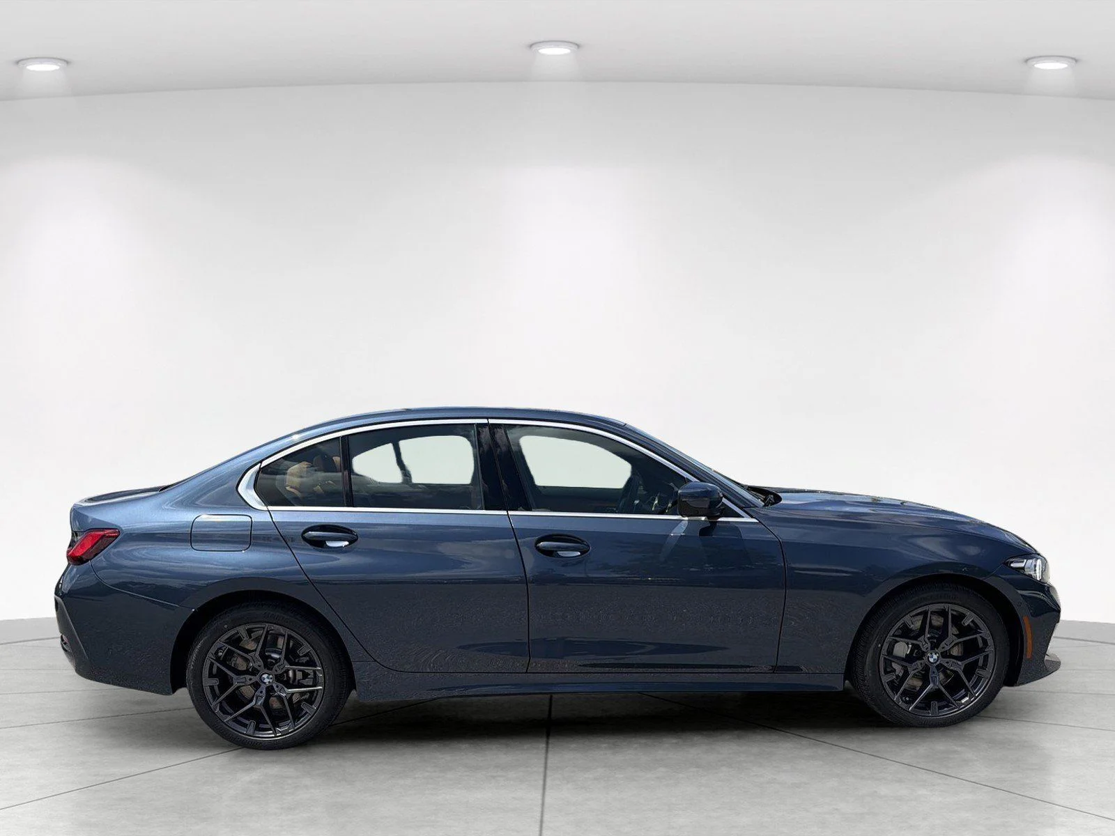 New 2026 Arctic Race Blue metallic BMW 330i xDrive image 3