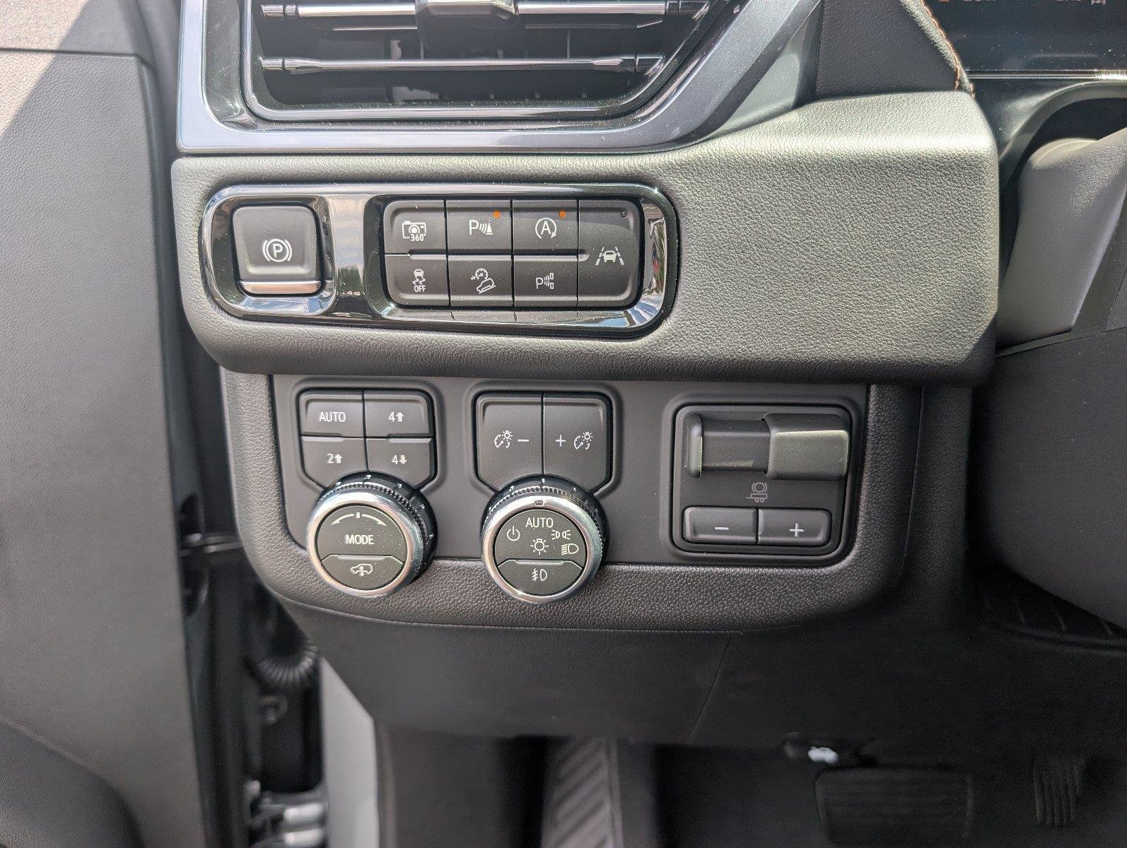 2026 GMC Yukon AT4 - Photo 31