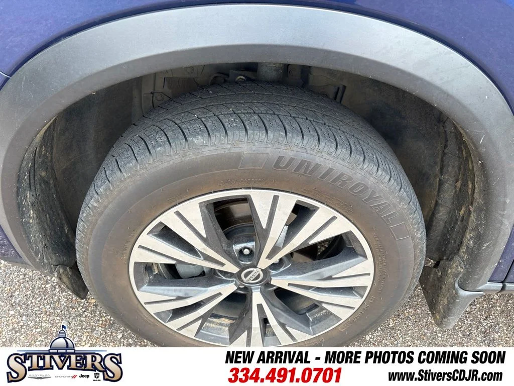 Used 2021 Blue Nissan SV image 11