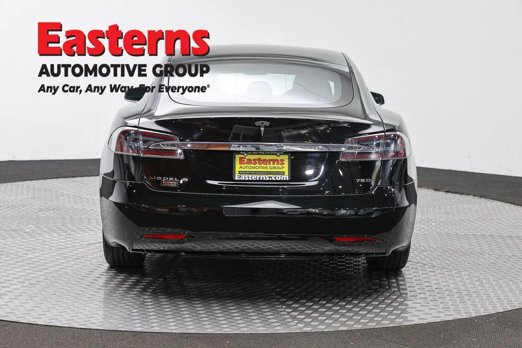 Used 2018 Black Tesla 75D image 6