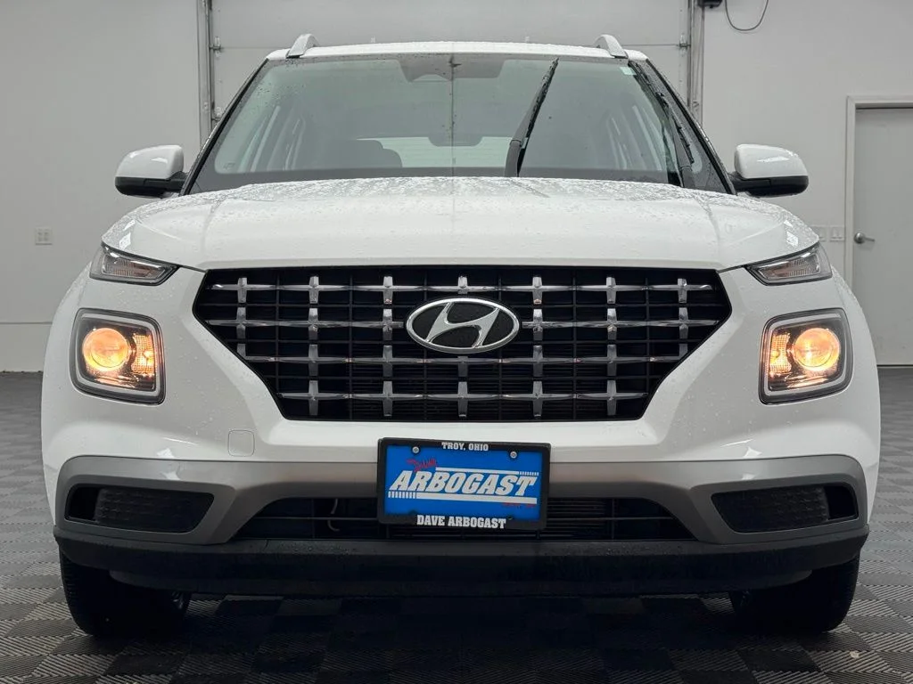 Used 2025 Lunar White Hyundai SEL image 12