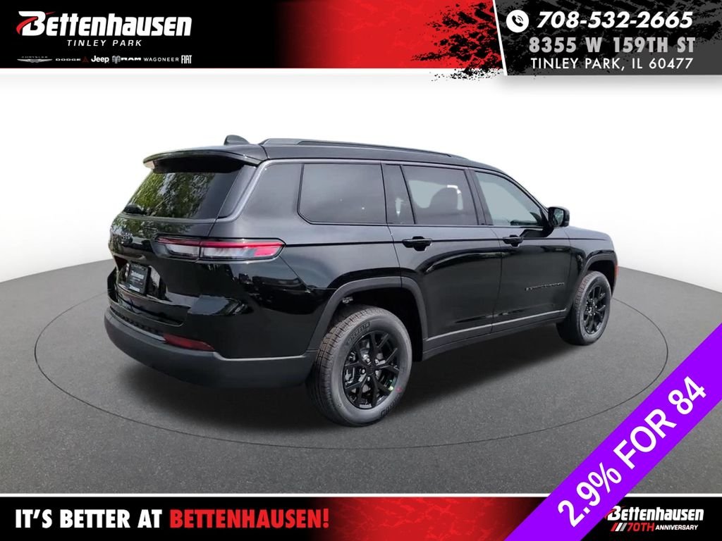 New 2026 Diamond Black Crystal Pearl-Coat Exterior Paint Jeep Laredo image 6