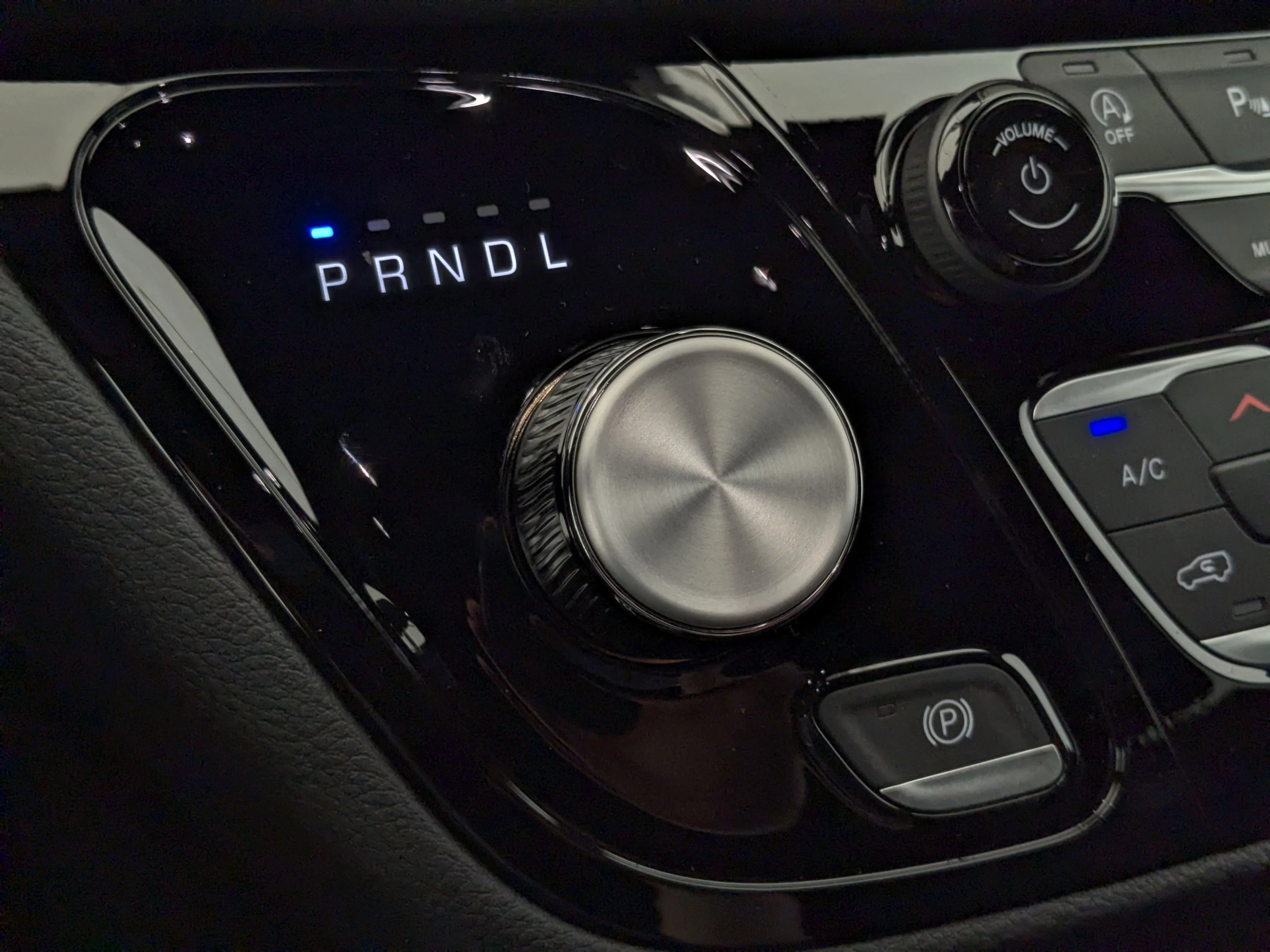 New 2026 Black Chrysler Select AWD - - Full Sunroof - S Appearance - 360 Camera - Remote Start & tons more! image 20