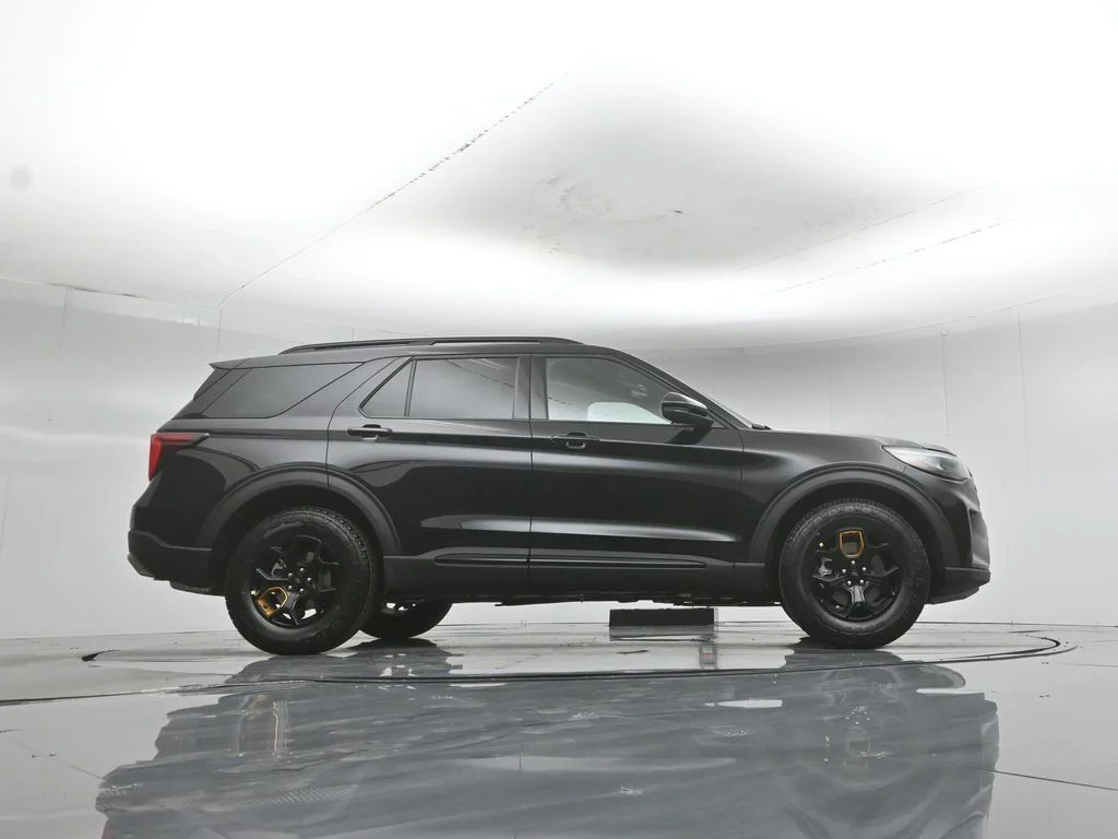 New 2026 Agate Black Metallic Ford Tremor image 48