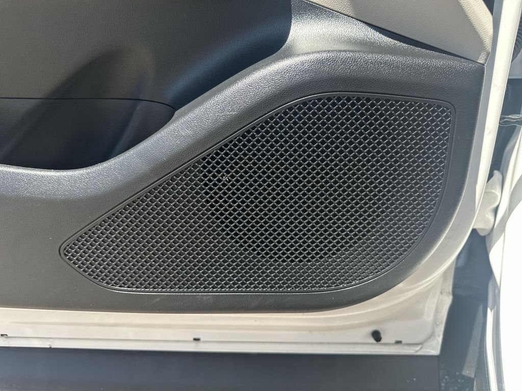 Used 2025 White Hyundai SEL image 32