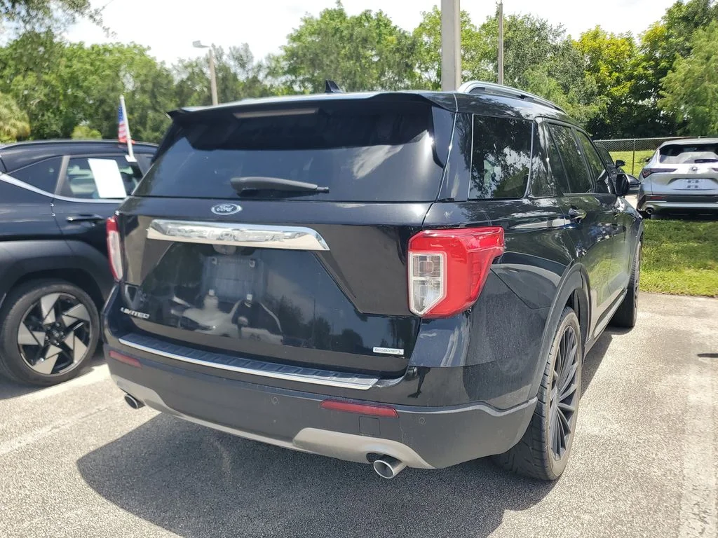 Used 2020 Black Ford Limited image 8