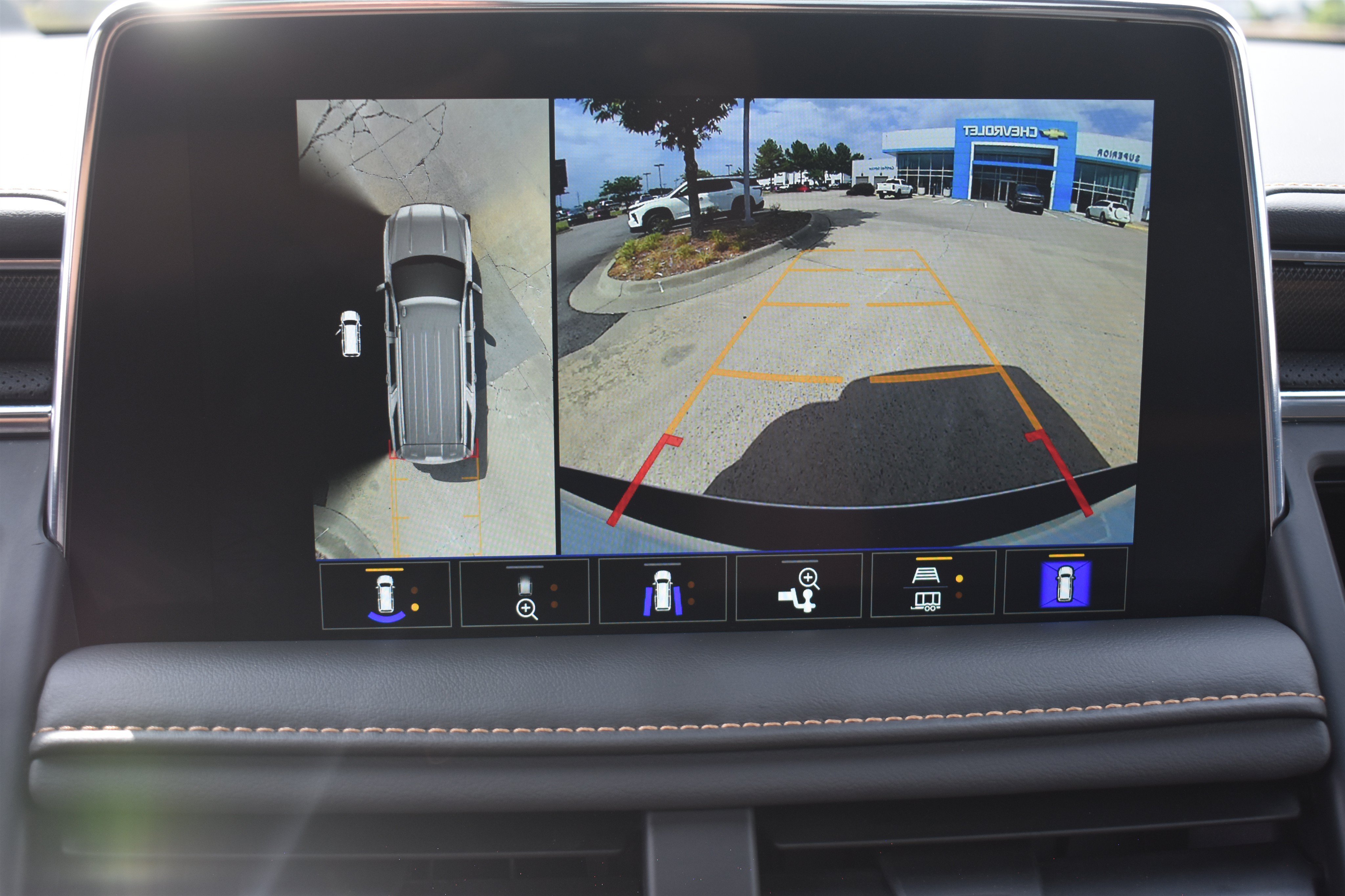 2024 GMC Yukon AT4 - Photo 28