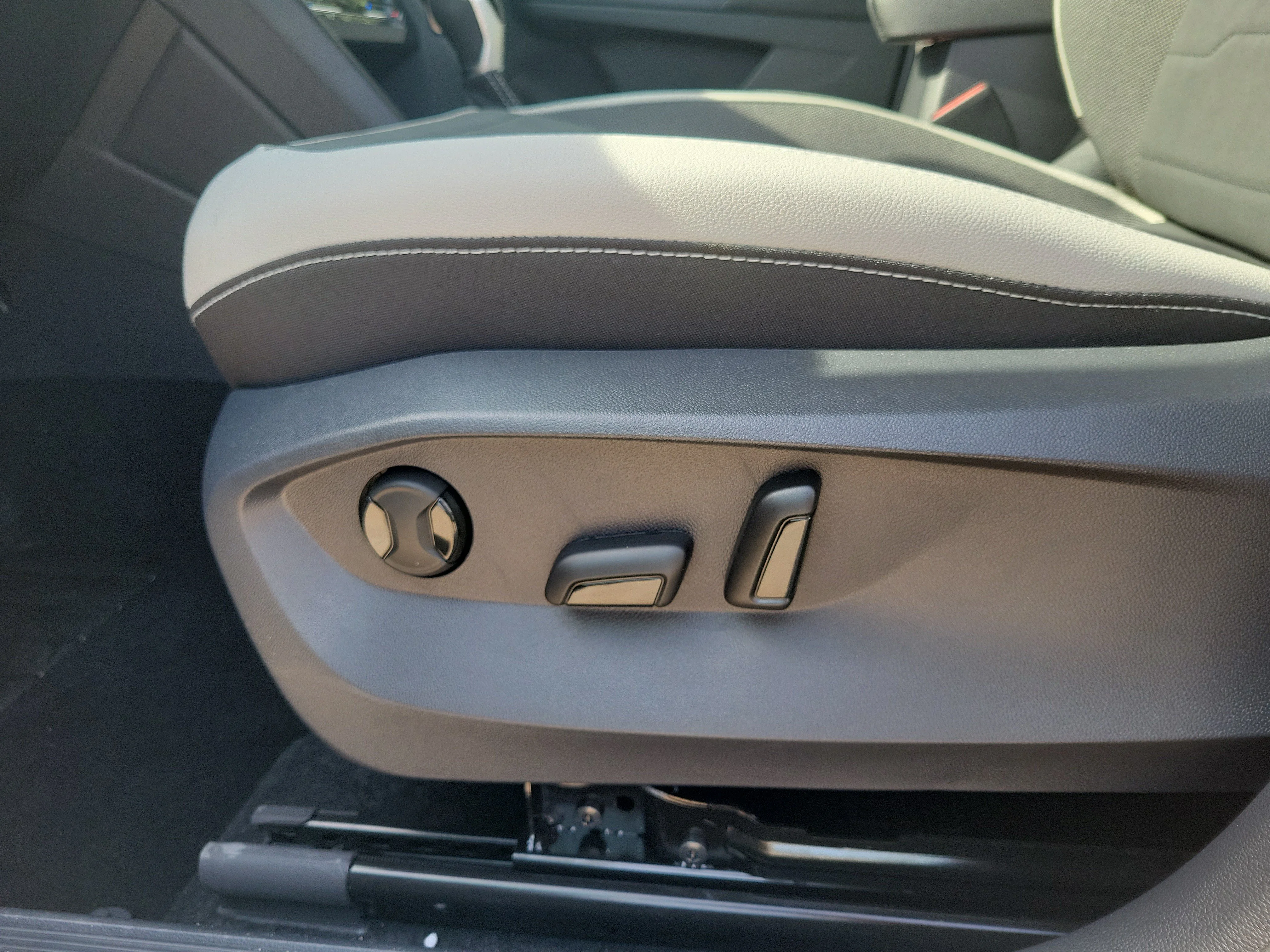 New 2026 Gray Volkswagen SE image 14