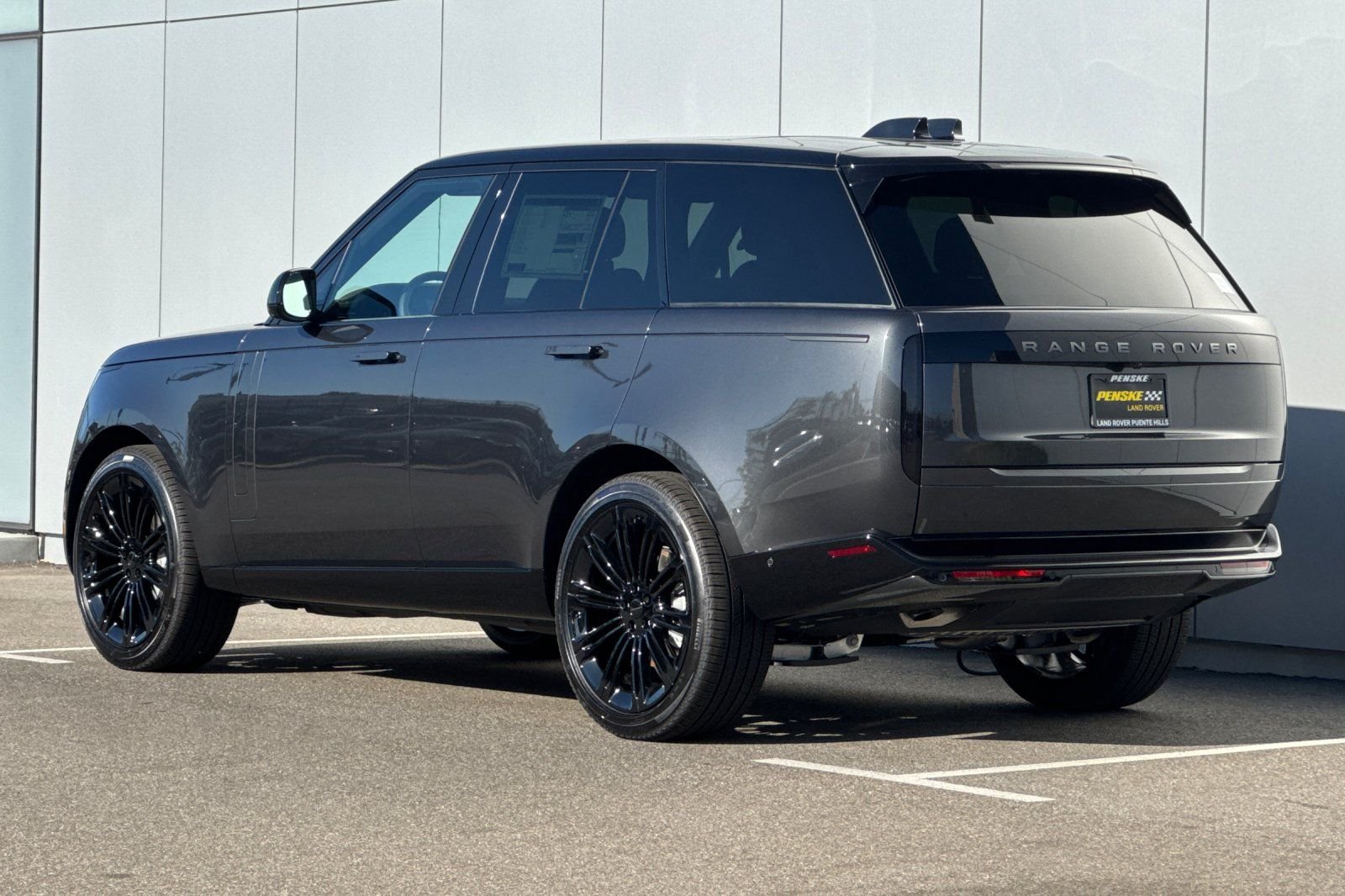 New 2026 Carpathian Grey Land Rover SE image 3
