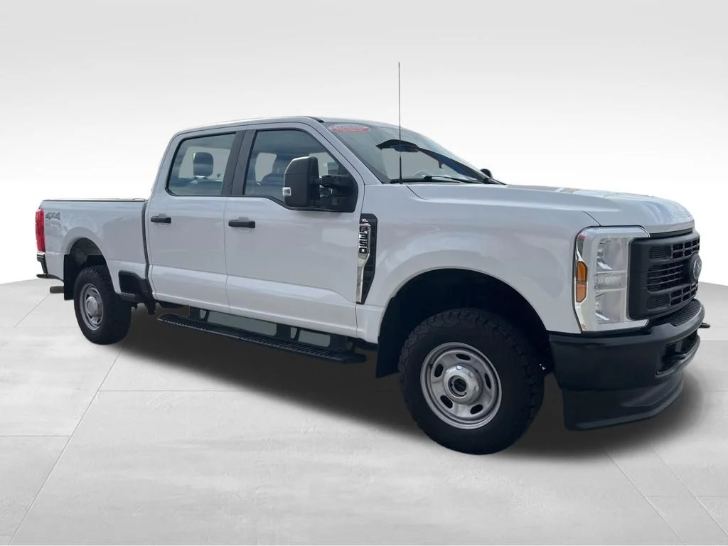 Used 2024 White Ford XL image 4
