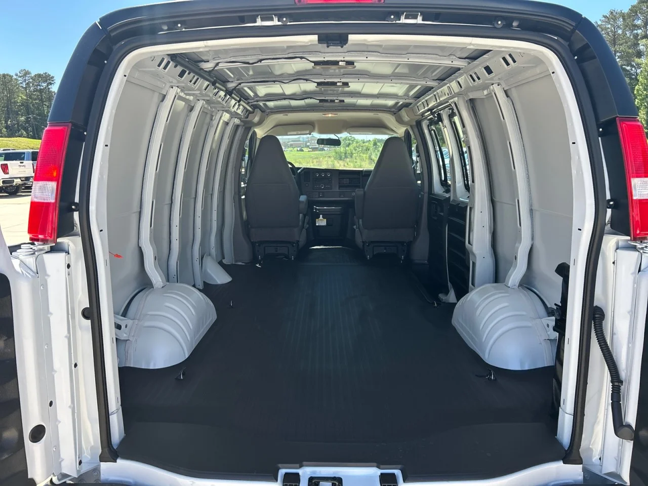 2026 GMC Savana Cargo Work Van - Photo 7