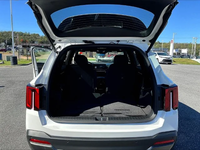 Used 2026 White Kia SX Prestige image 27
