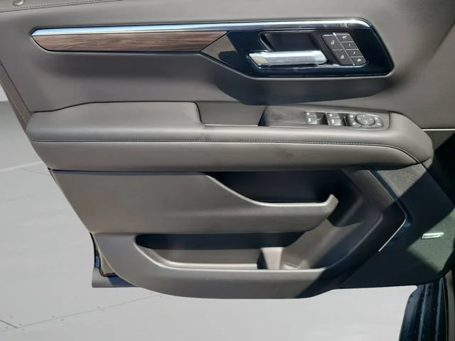 New 2026 Black Chevrolet LT image 20