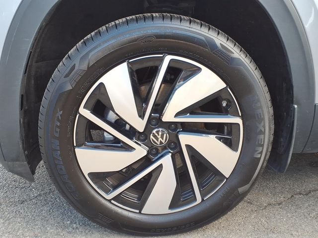 Used 2026 Silver Volkswagen 2.0T SE w/Technology image 10