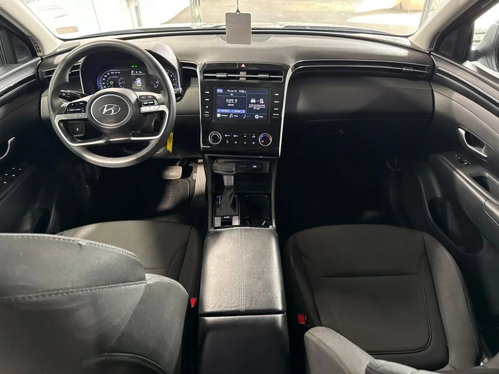 Used 2023 Silver Hyundai SE image 28