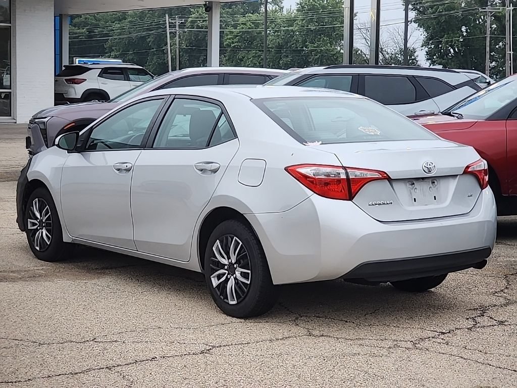 Used 2016 Classic Silver Me Toyota L image 2