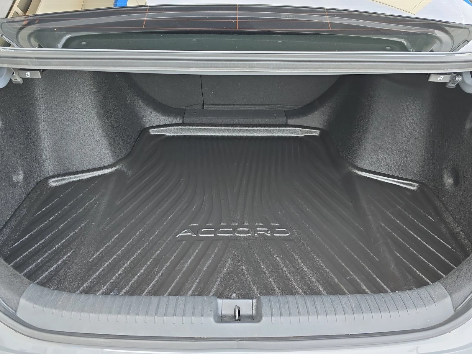 2024 Honda Accord Hybrid Touring - Photo 12