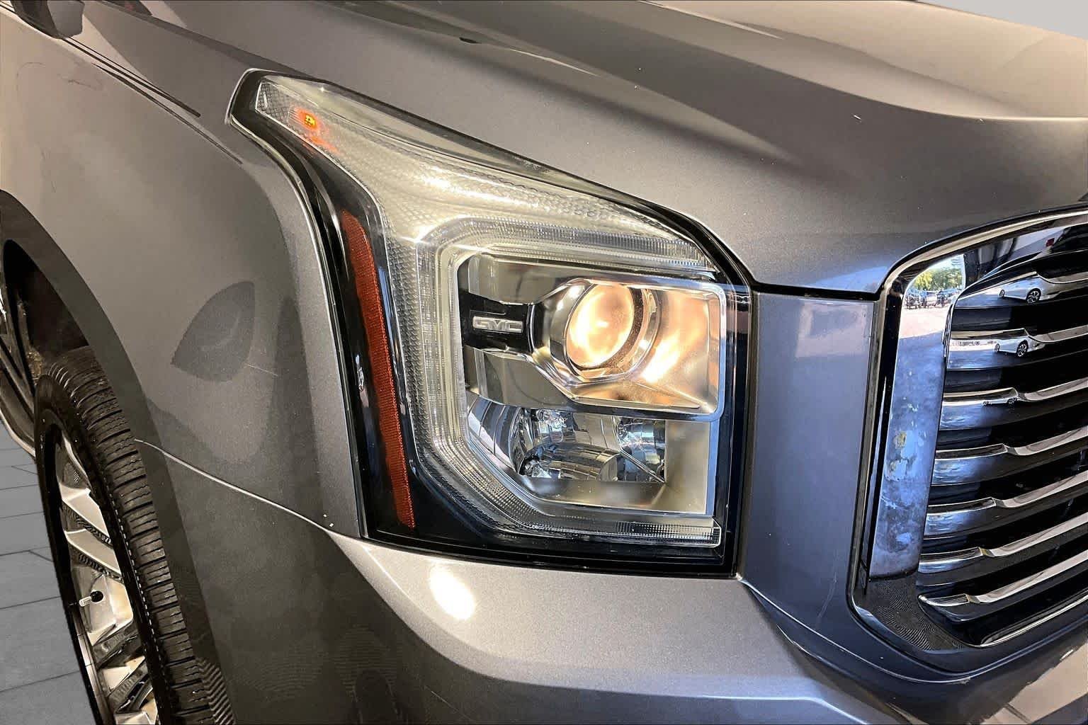 Used 2018 SATIN STEEL METALLIC GMC SLT image 26