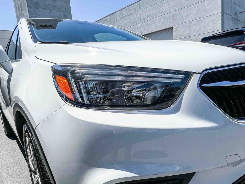 Used 2020 White Buick Preferred image 7
