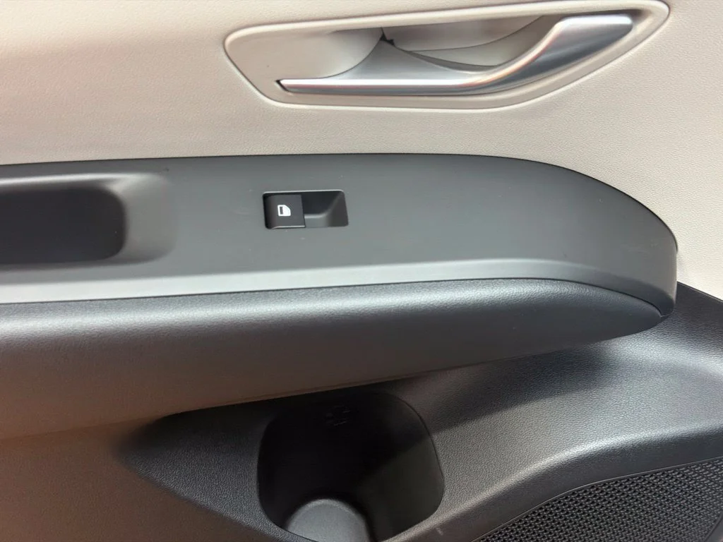 New 2026 Shimmering Silver Hyundai SEL Convenience image 16